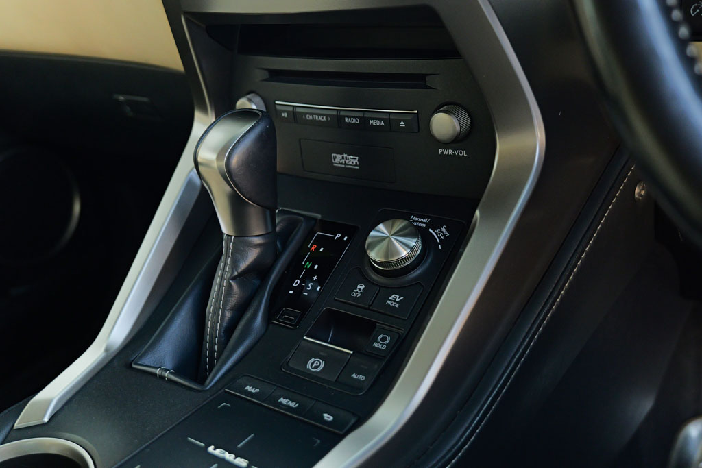 Lexus NX300H Luxury