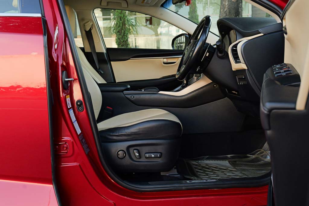 Lexus NX300H Luxury
