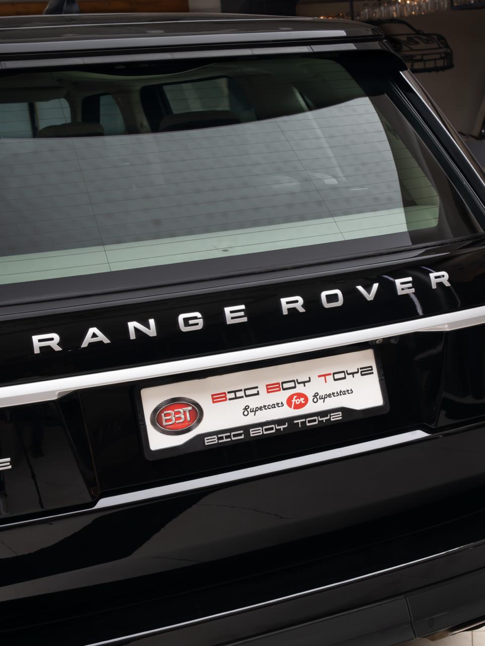 Range Rover Vogue LWB Exterior Image