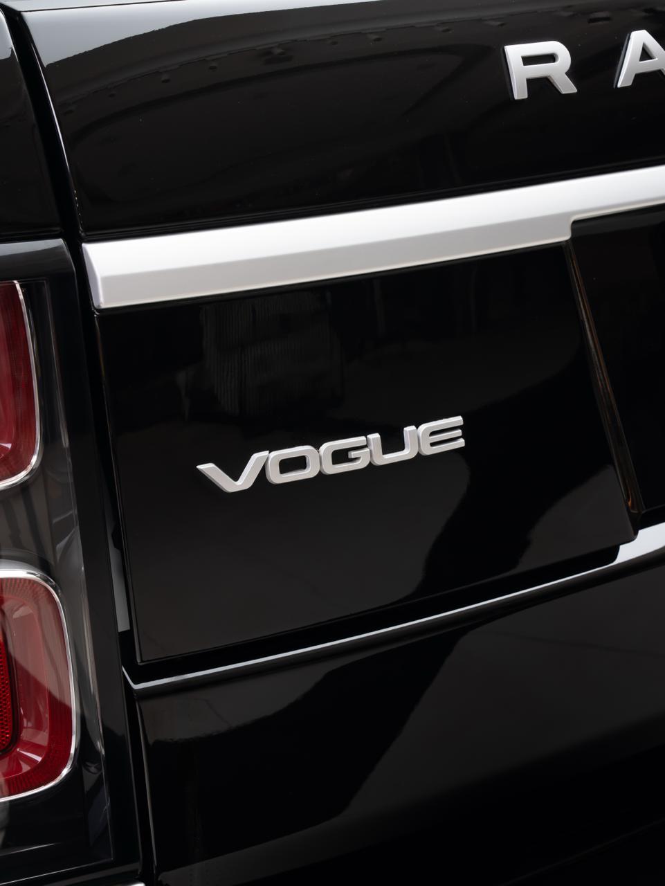 Range Rover Vogue LWB Exterior Image