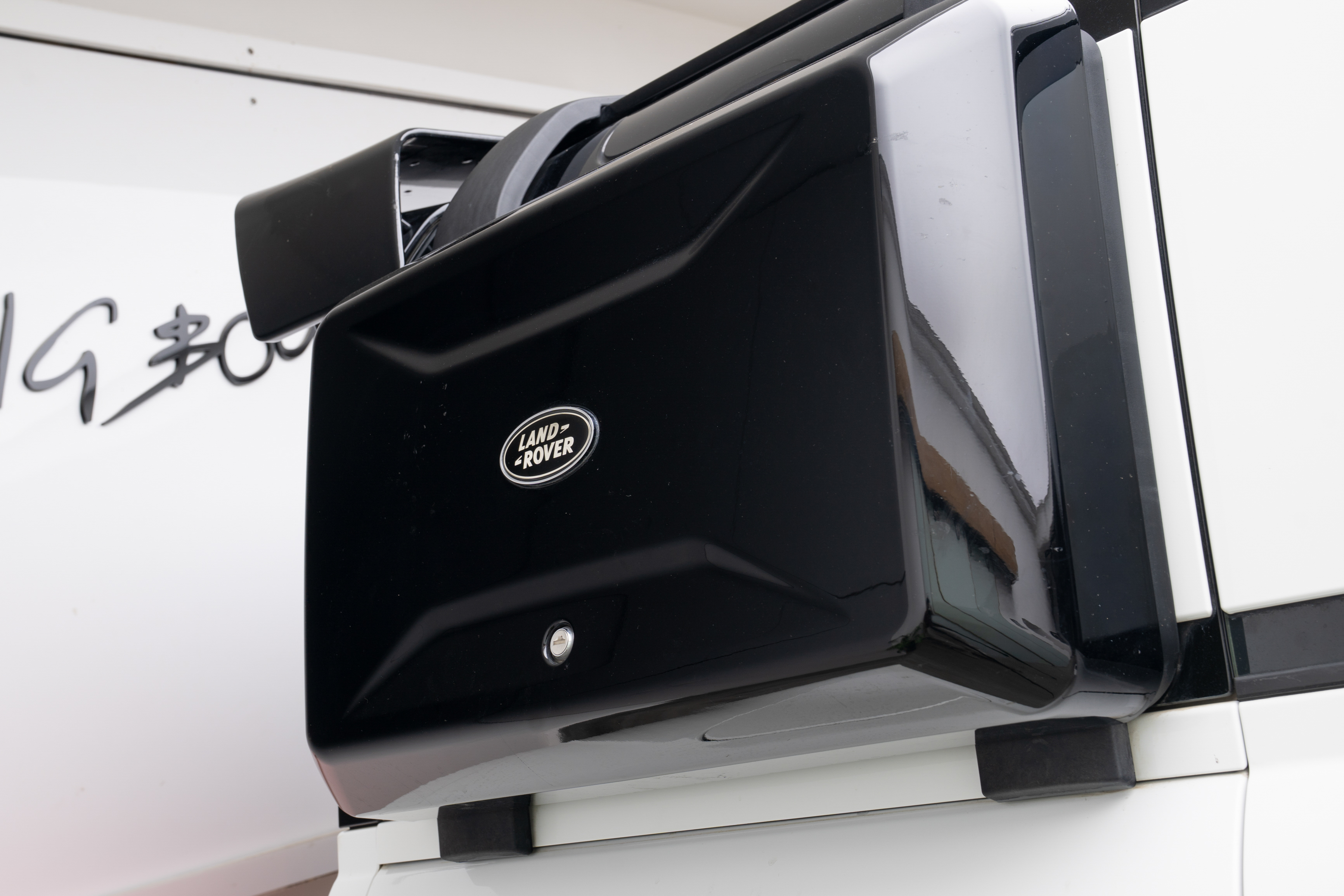 Land Rover Defender 110 P300 HSE