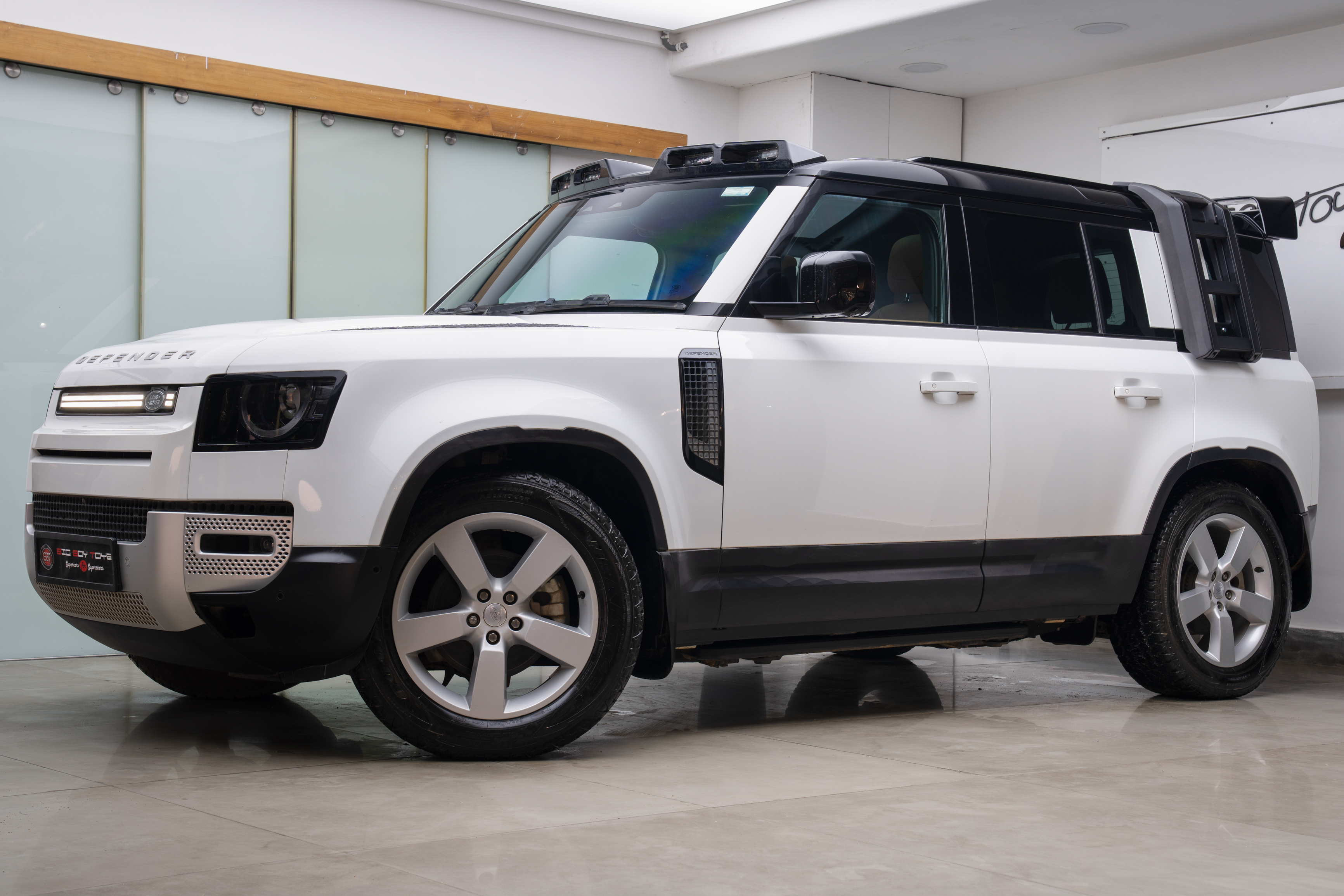 Land Rover Defender 110 P300 HSE