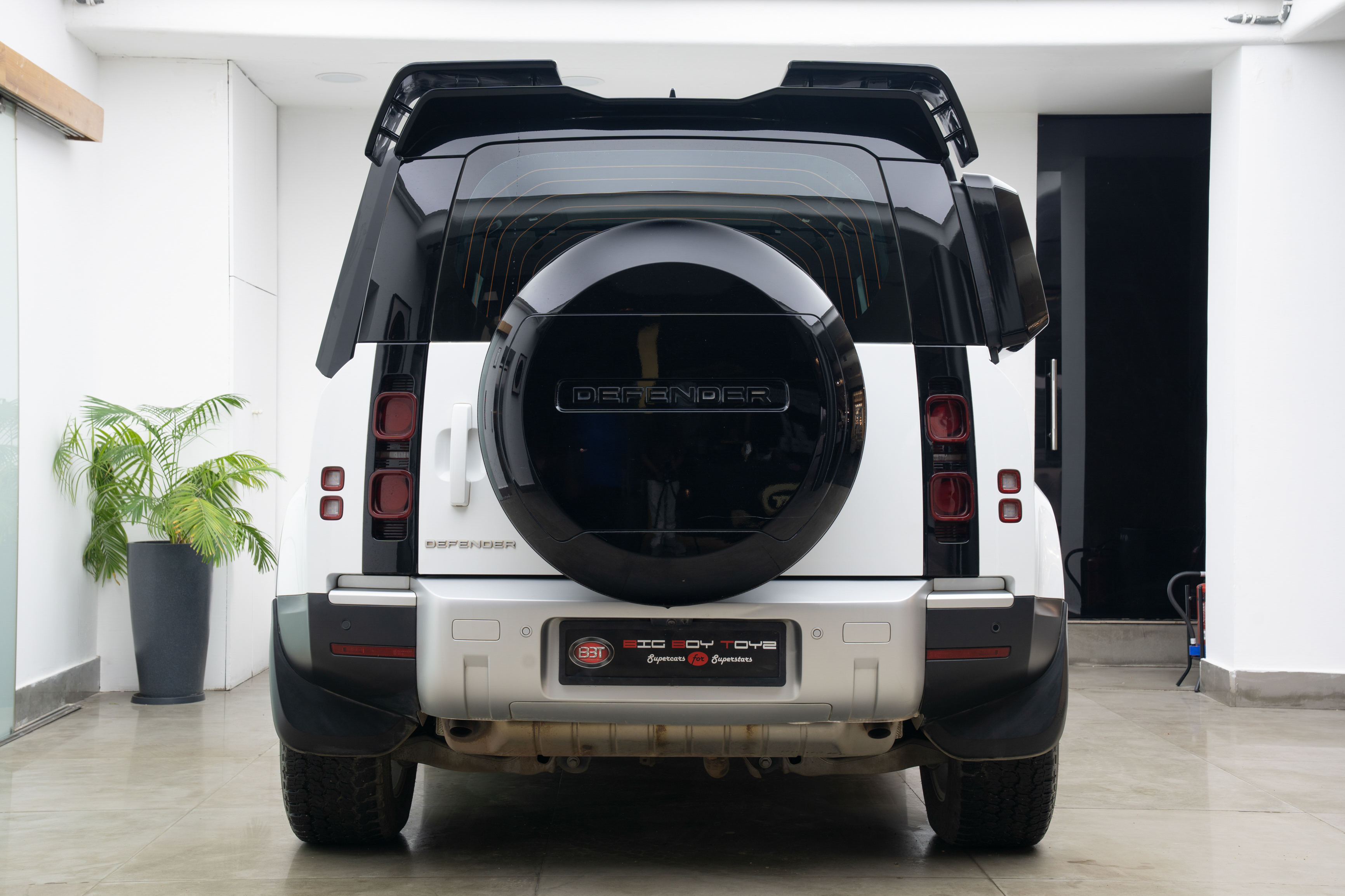 Land Rover Defender 110 P300 HSE