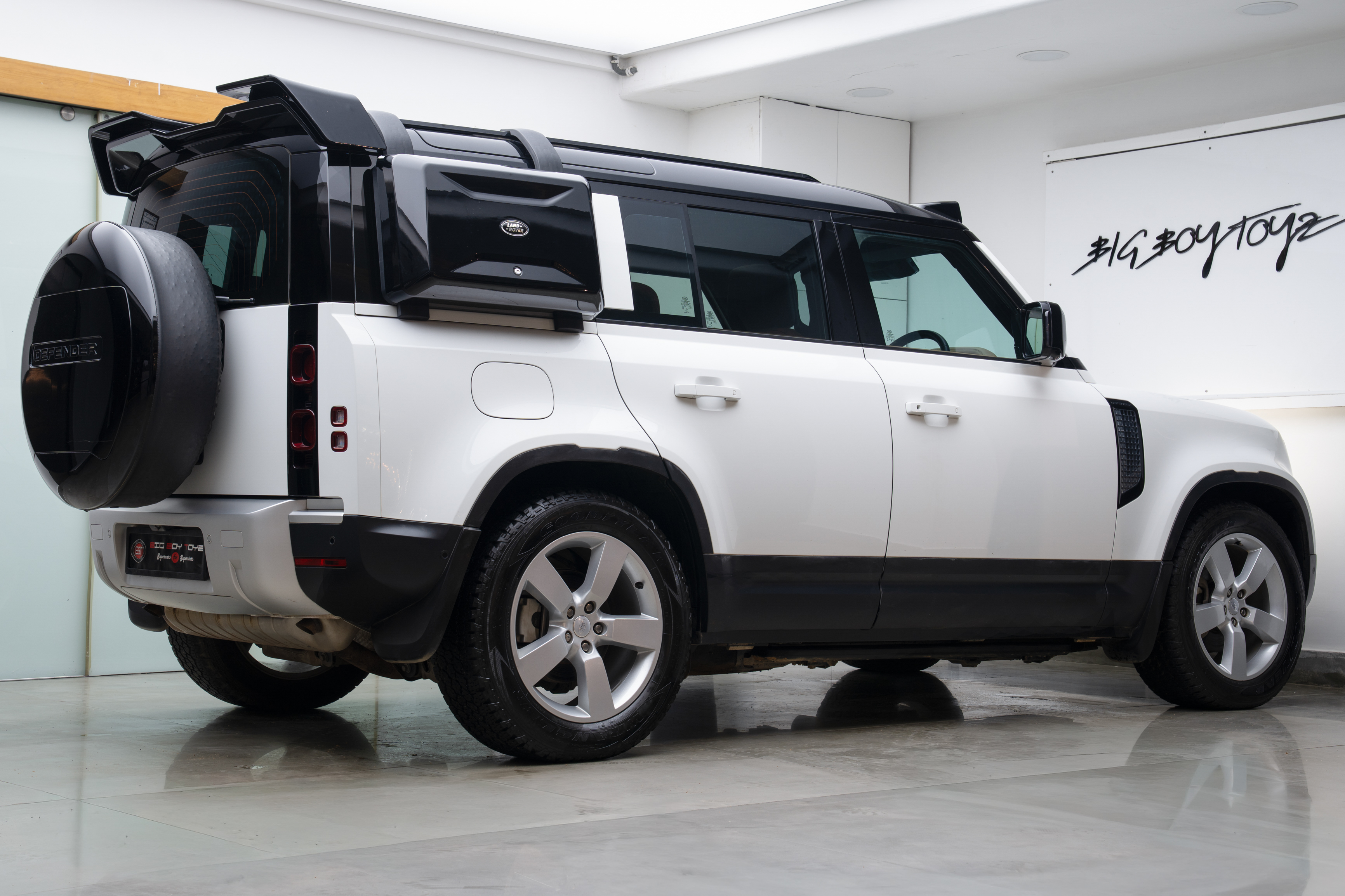Land Rover Defender 110 P300 HSE