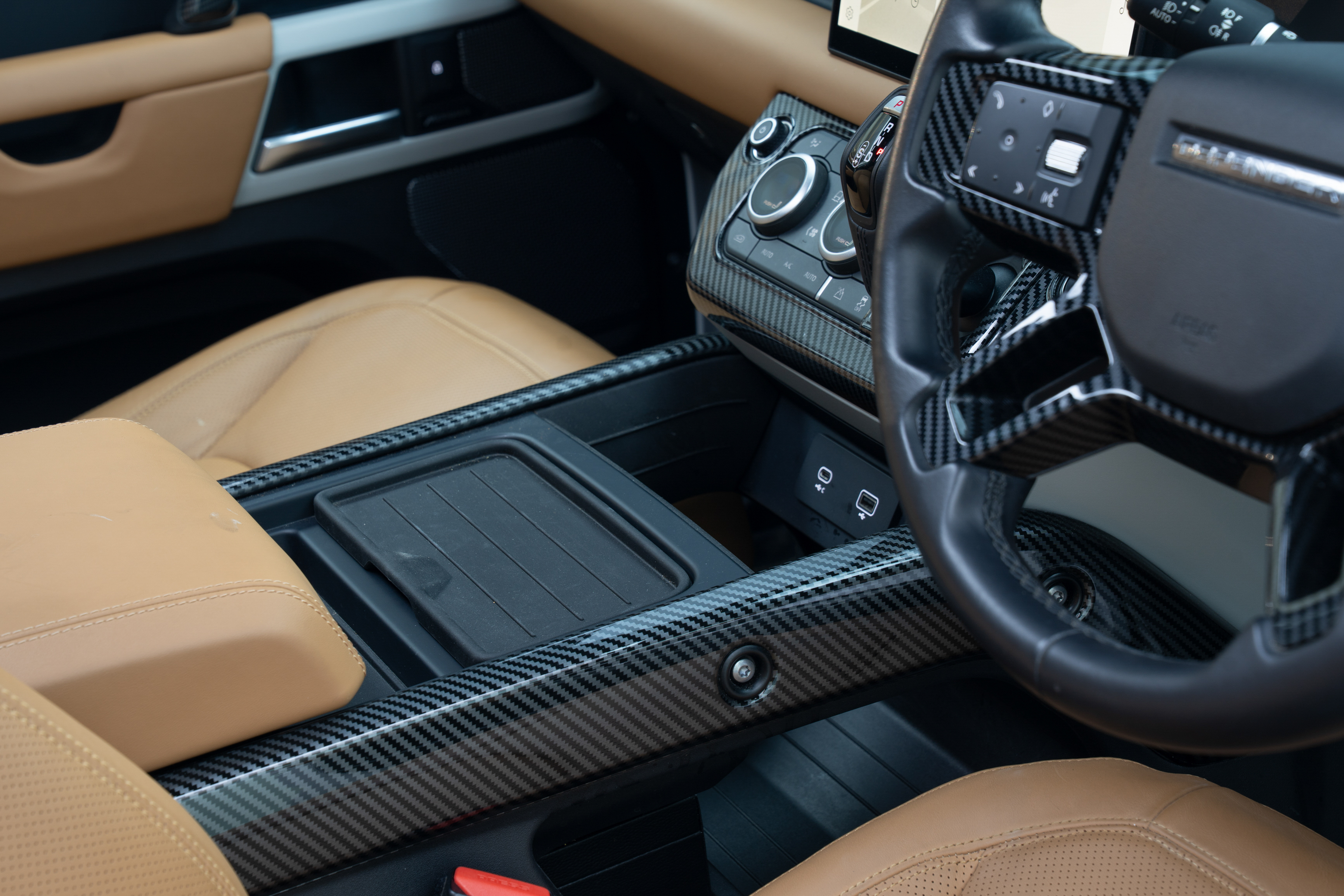 Land Rover Defender 110 P300 HSE