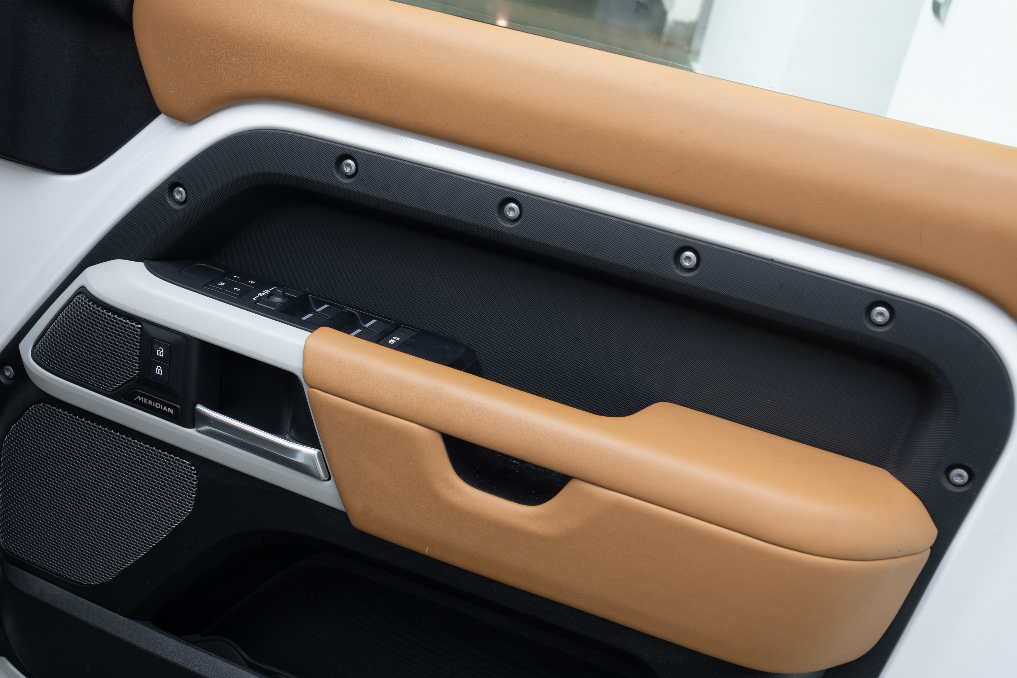 Land Rover Defender 110 P300 HSE