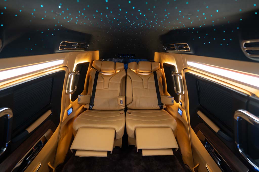 Toyota Land Cruiser LC300 Limousine