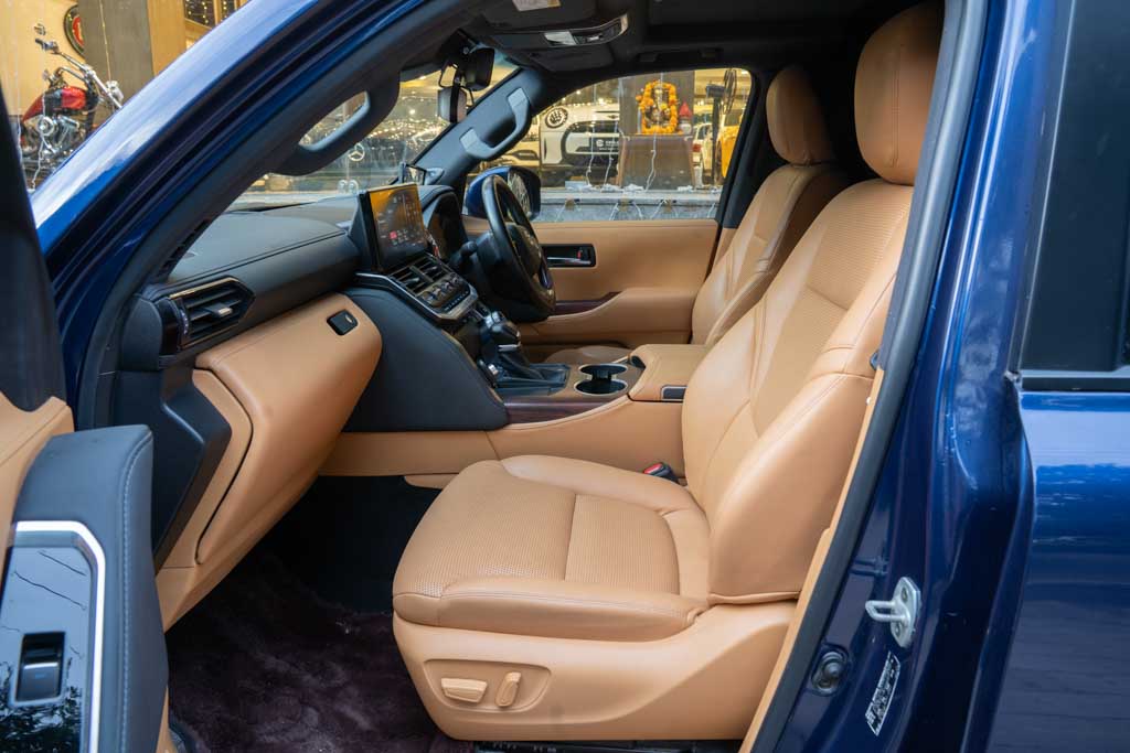 Toyota Land Cruiser LC300 Limousine