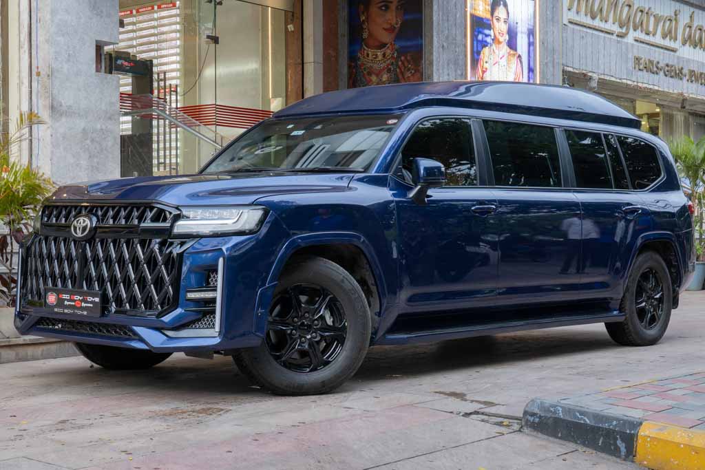 Toyota Land Cruiser LC300 Limousine