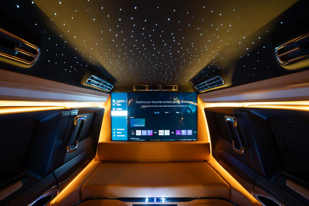 Toyota Land Cruiser LC300 Limousine