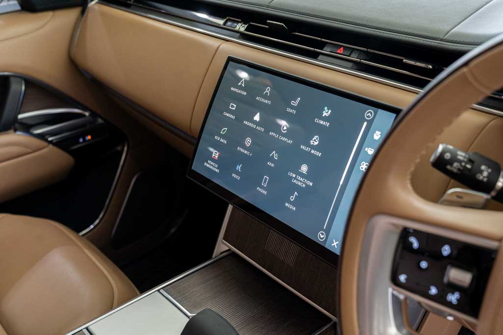 Range Rover P400 LWB Autobiography