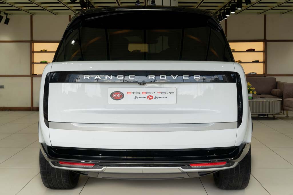 Range Rover P400 LWB Autobiography