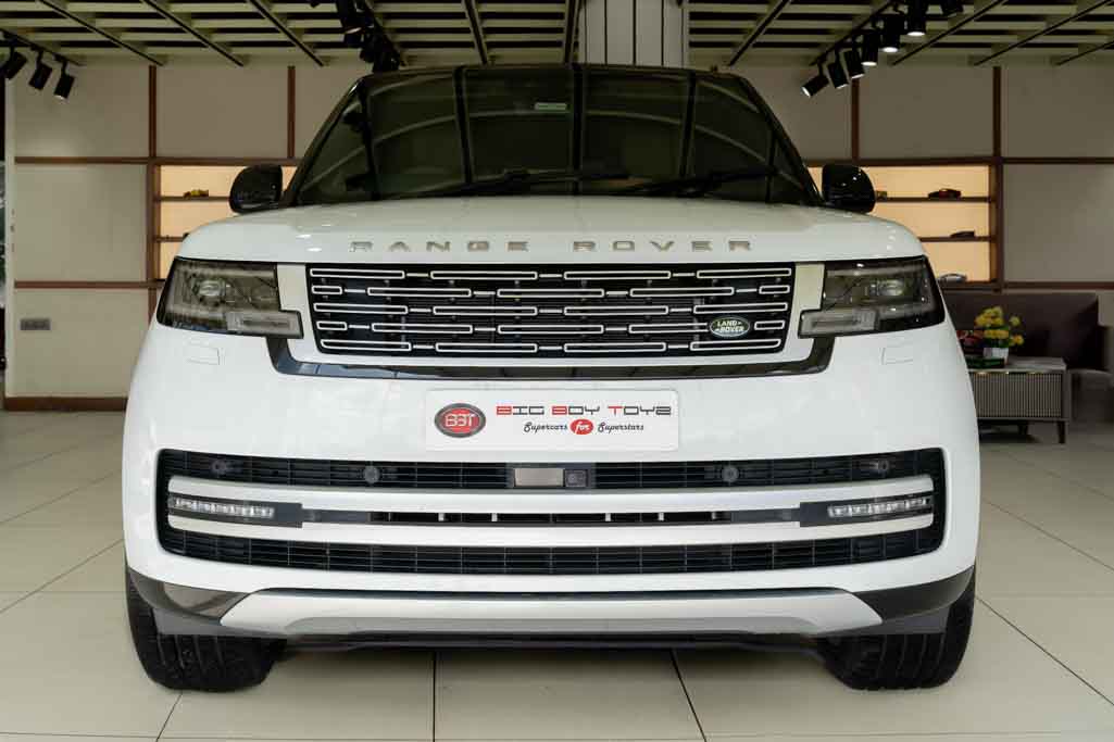 Range Rover P400 LWB Autobiography