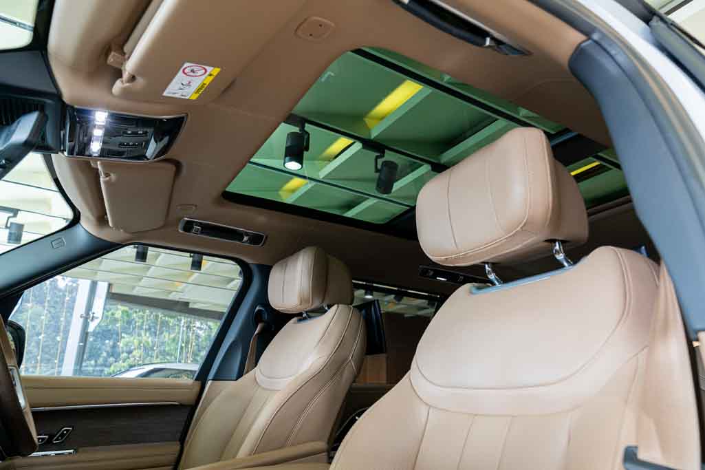 Range Rover P400 LWB Autobiography