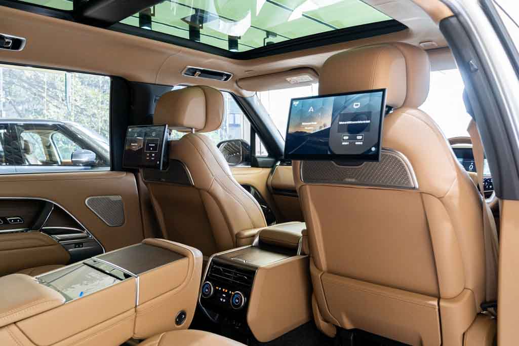 Range Rover P400 LWB Autobiography