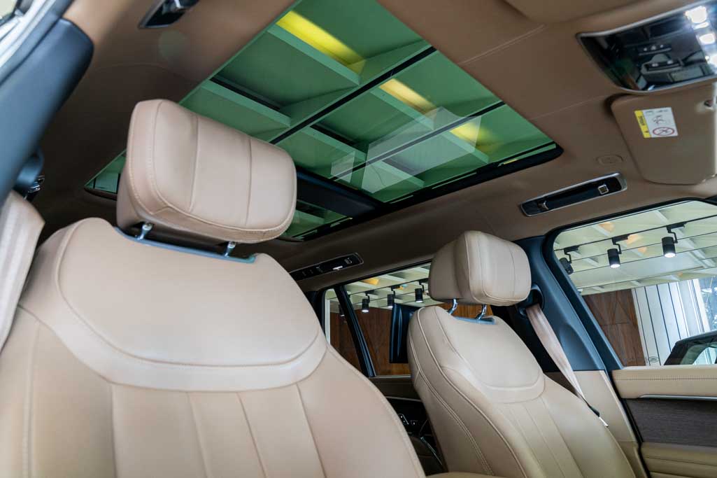 Range Rover P400 LWB Autobiography