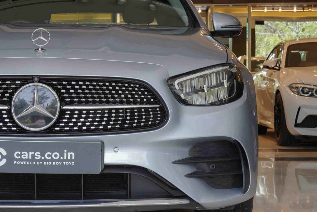 MERCEDES BENZ E220D AMG LINE