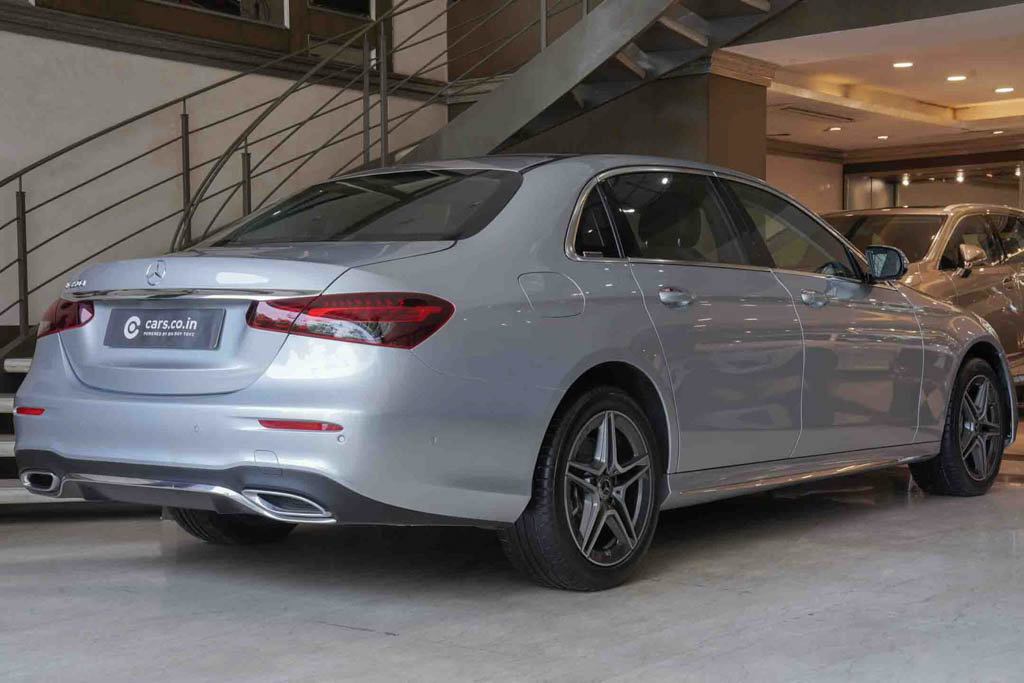 MERCEDES BENZ E220D AMG LINE