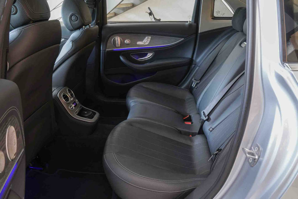 MERCEDES BENZ E220D AMG LINE