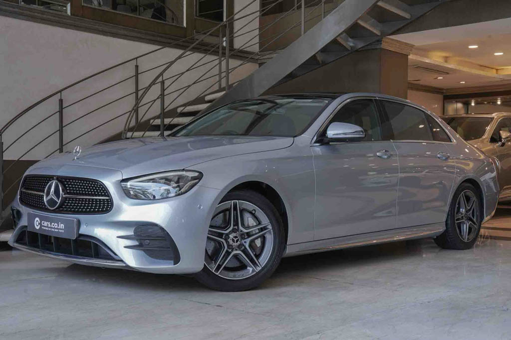 MERCEDES BENZ E220D AMG LINE