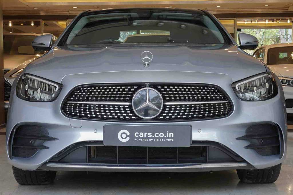 MERCEDES BENZ E220D AMG LINE