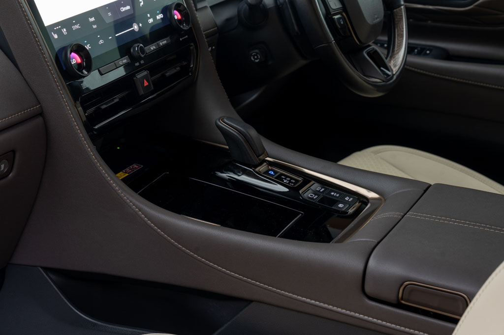 Toyota Vellfire VIP Executive