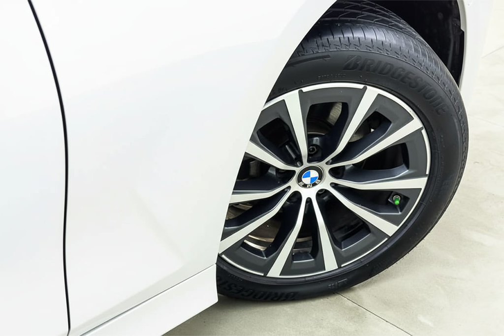 BMW 330Li Luxury Line