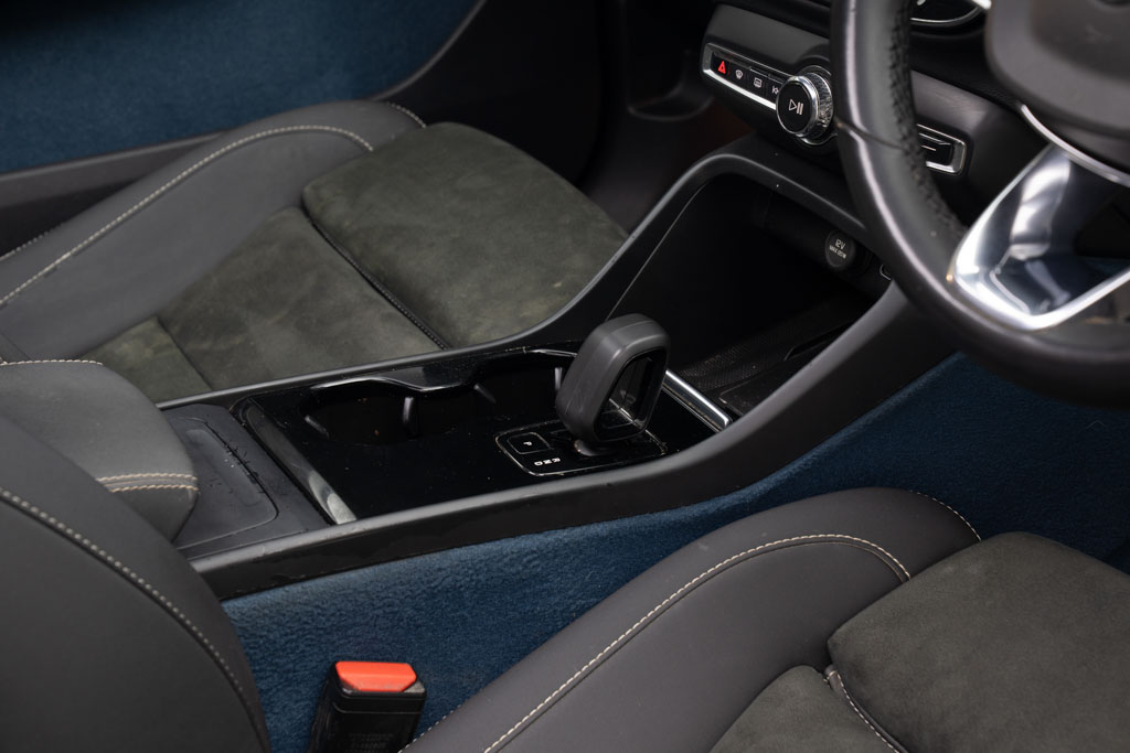 VOLVO XC40 RECHARGE P8