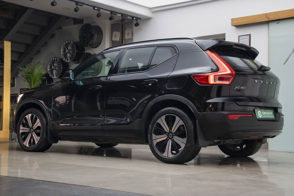 VOLVO XC40 RECHARGE P8