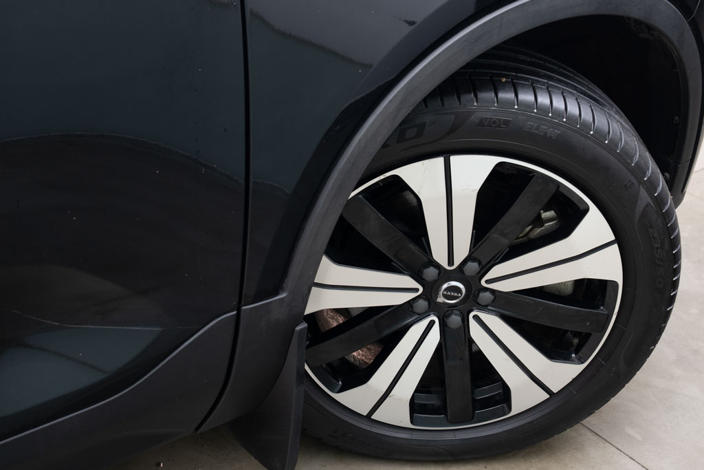 VOLVO XC40 RECHARGE P8