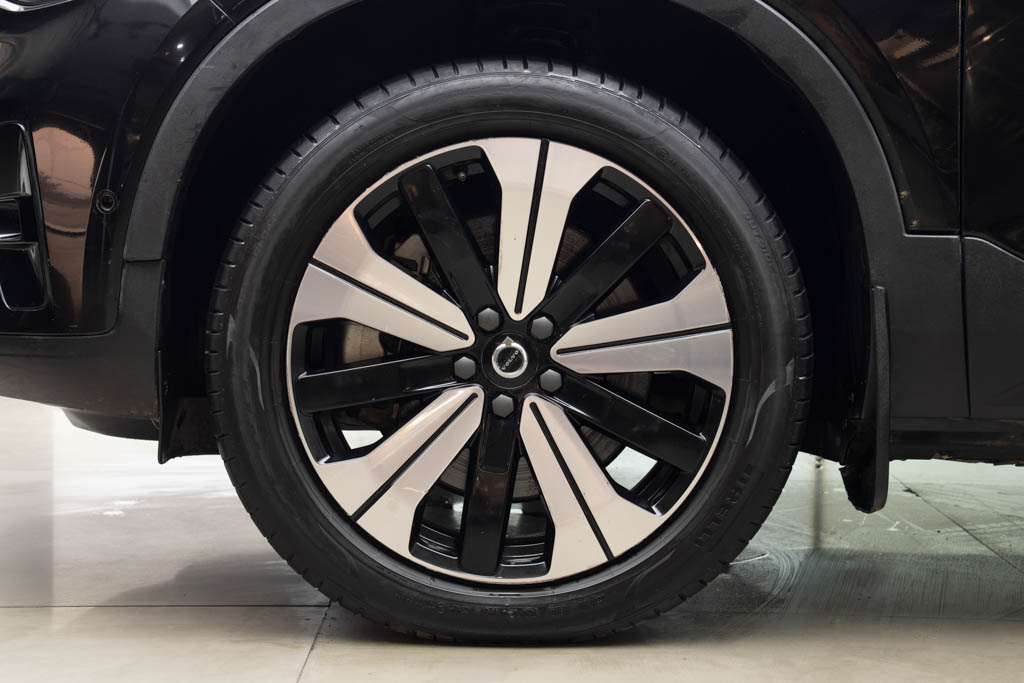 VOLVO XC40 RECHARGE P8