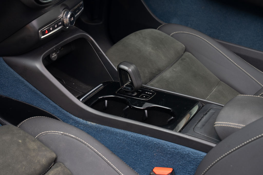 VOLVO XC40 RECHARGE P8