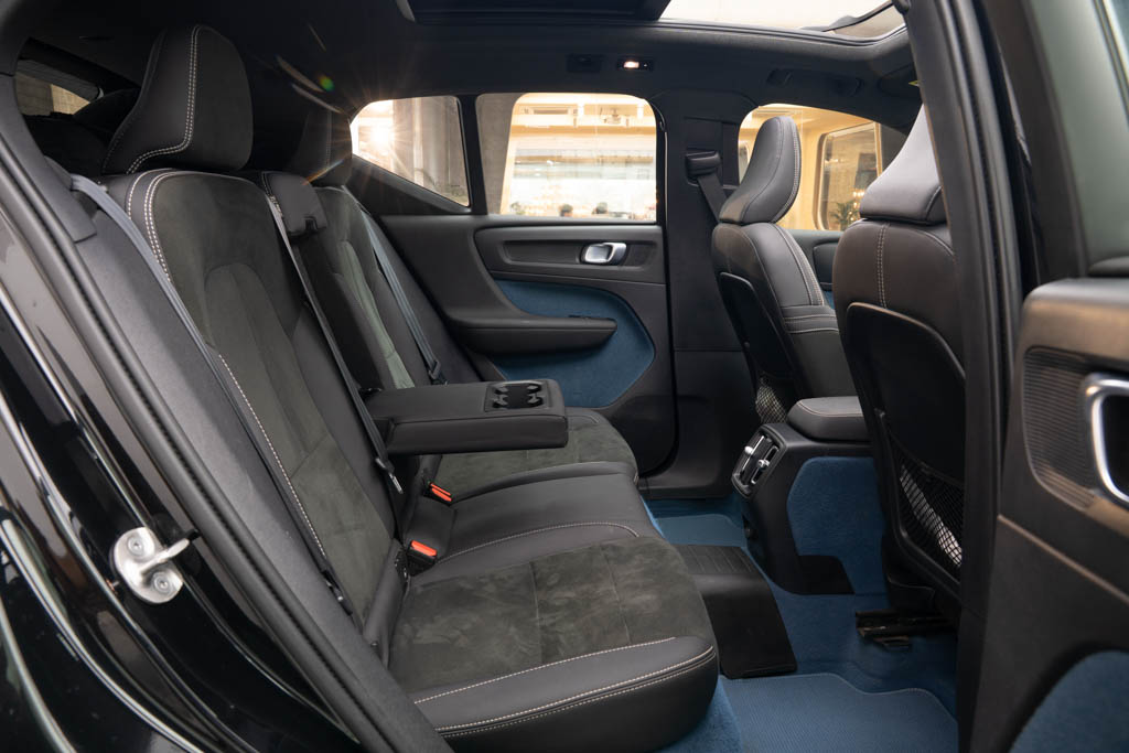 VOLVO XC40 RECHARGE P8