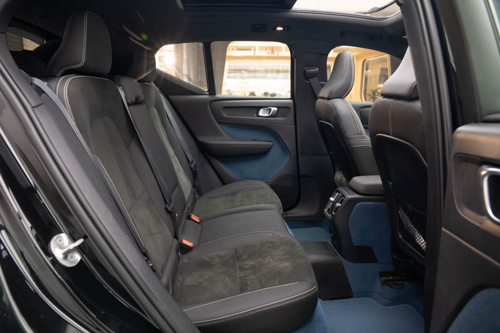 VOLVO XC40 RECHARGE P8