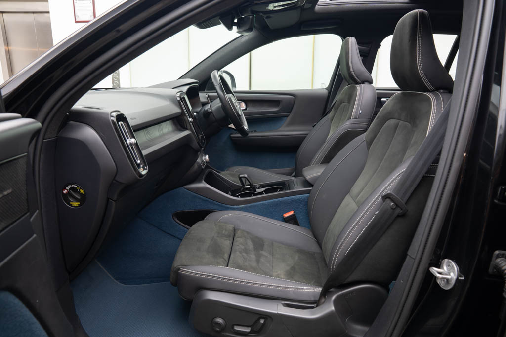 VOLVO XC40 RECHARGE P8