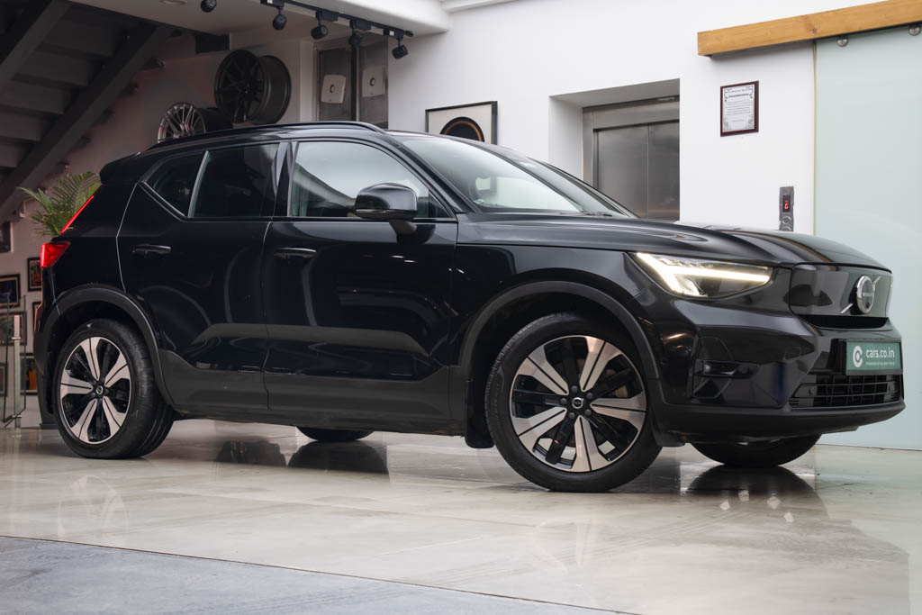 VOLVO XC40 RECHARGE P8