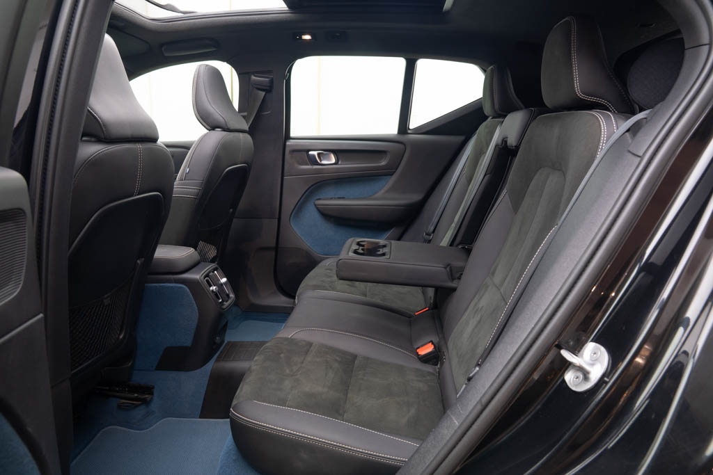 VOLVO XC40 RECHARGE P8