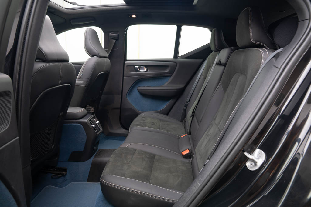 VOLVO XC40 RECHARGE P8