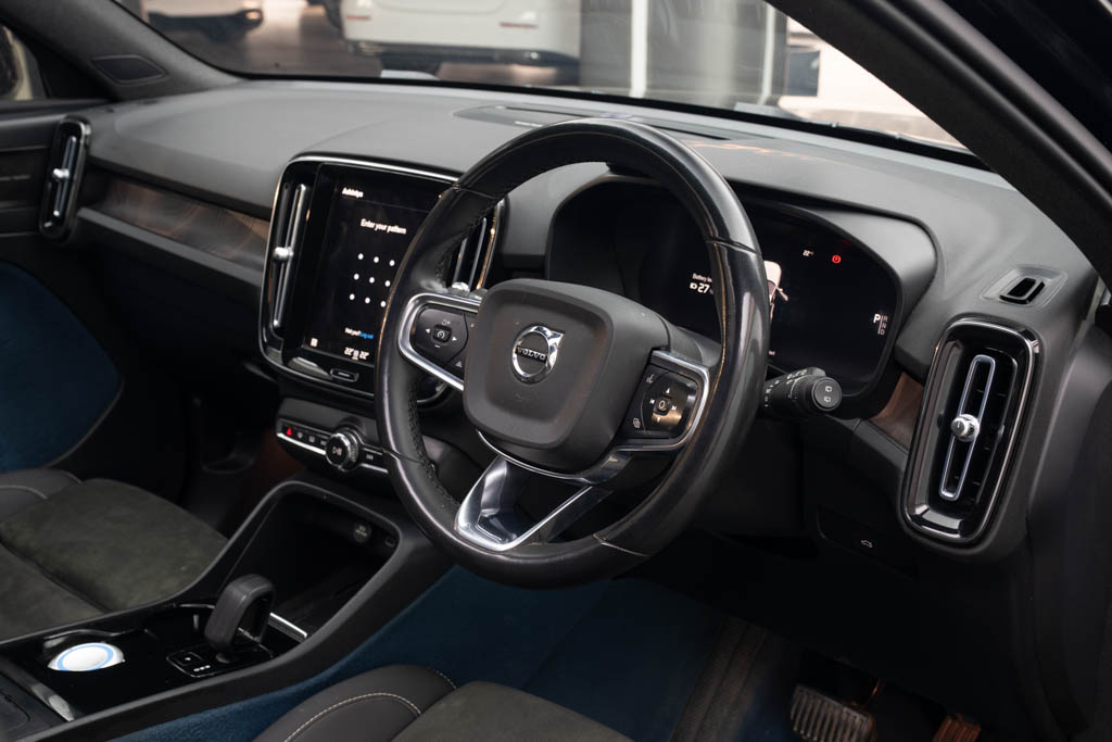 VOLVO XC40 RECHARGE P8