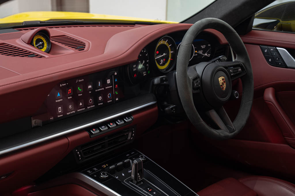 Porsche 992 911 Carrera
