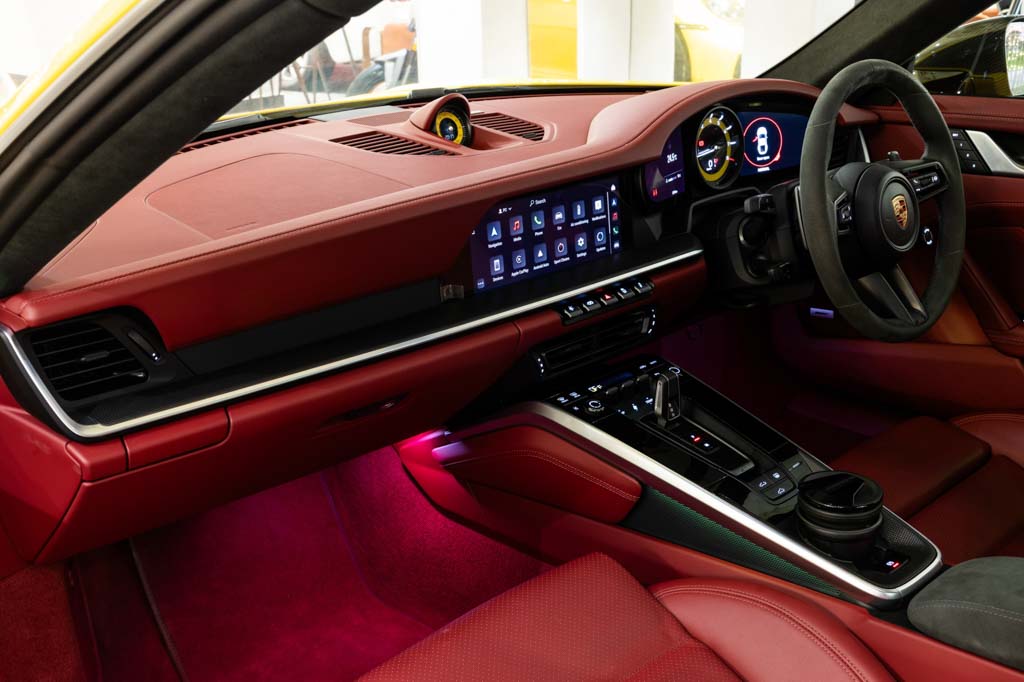 Porsche 992 911 Carrera