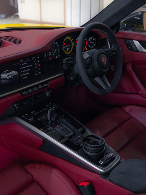 Porsche 992 911 Carrera