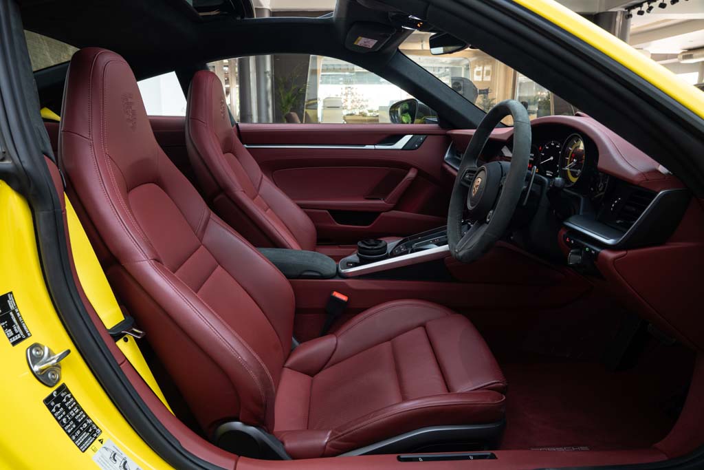 Porsche 992 911 Carrera