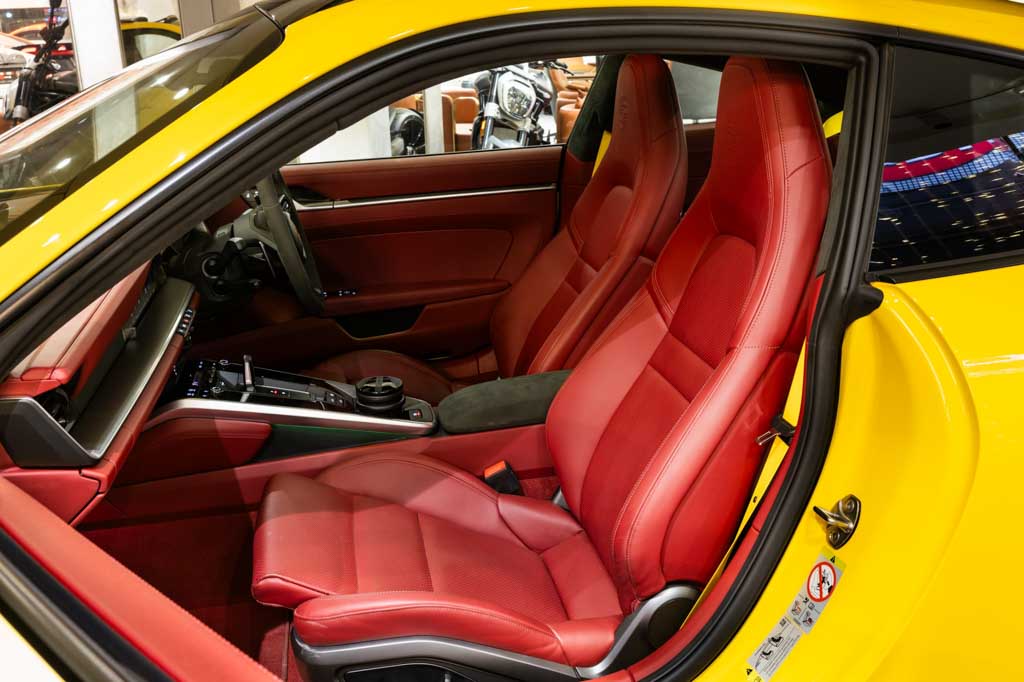 Porsche 992 911 Carrera