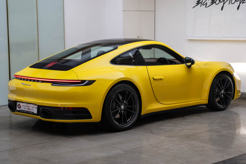 Porsche 992 911 Carrera