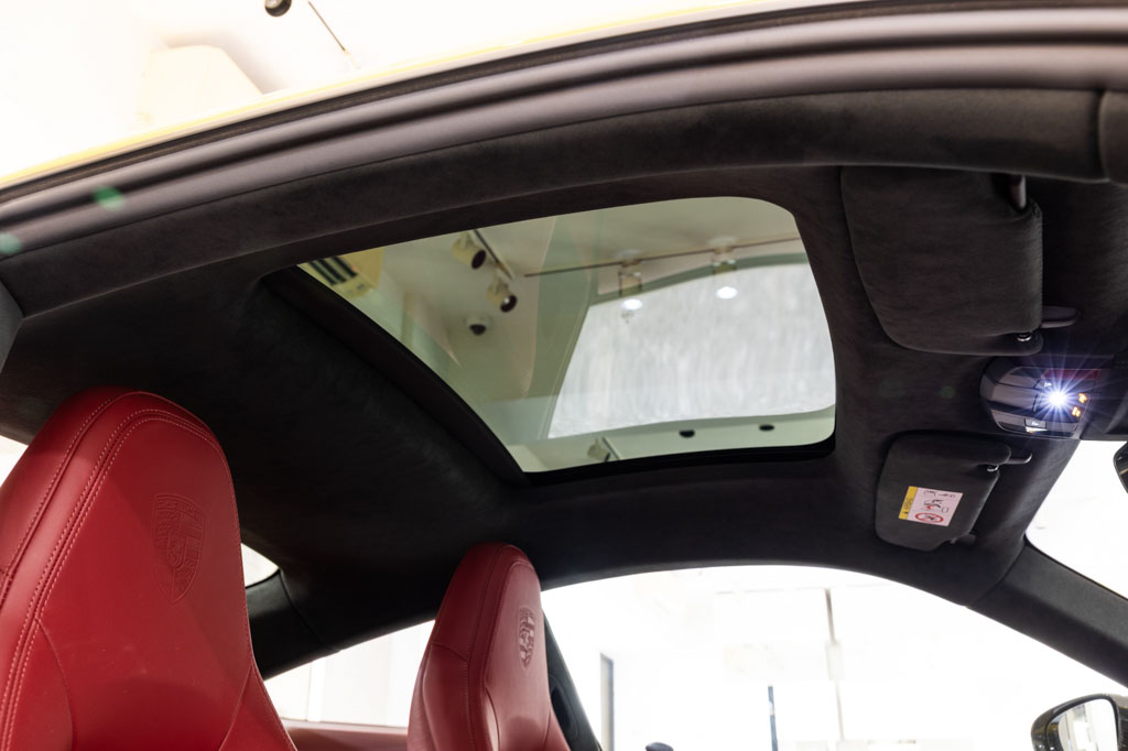 Porsche 992 911 Carrera