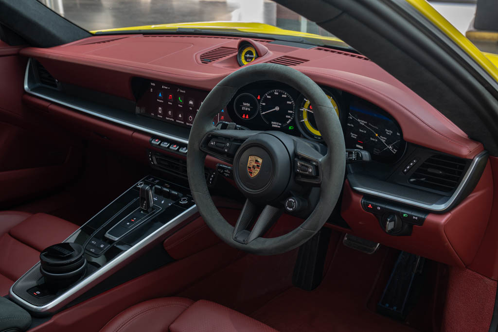 Porsche 992 911 Carrera
