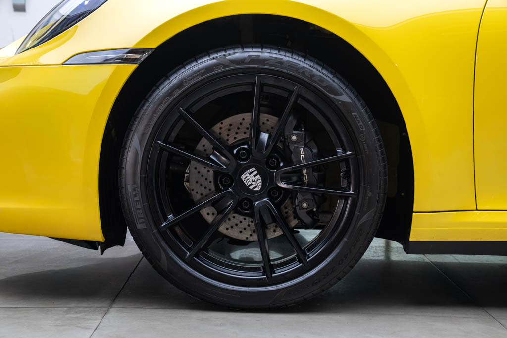 Porsche 992 911 Carrera