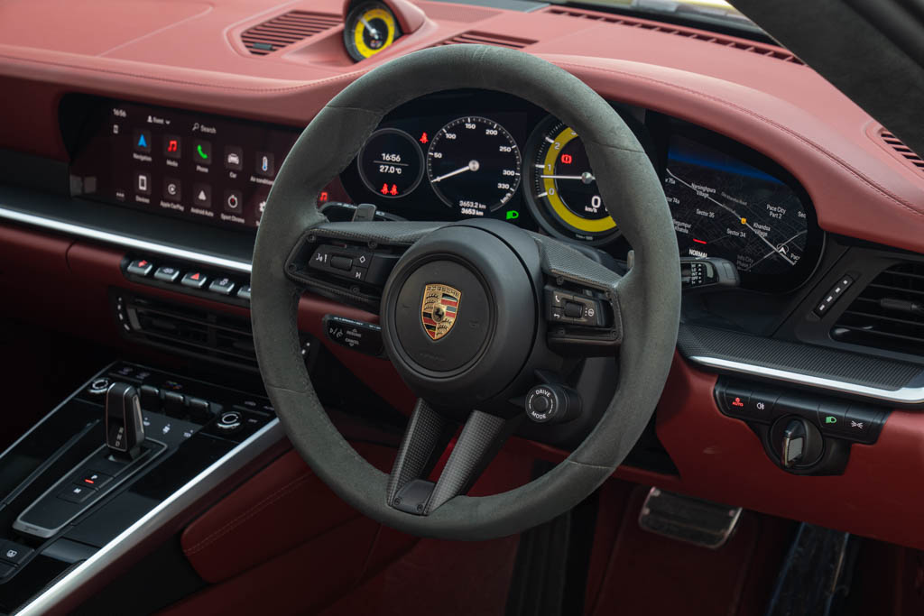 Porsche 992 911 Carrera