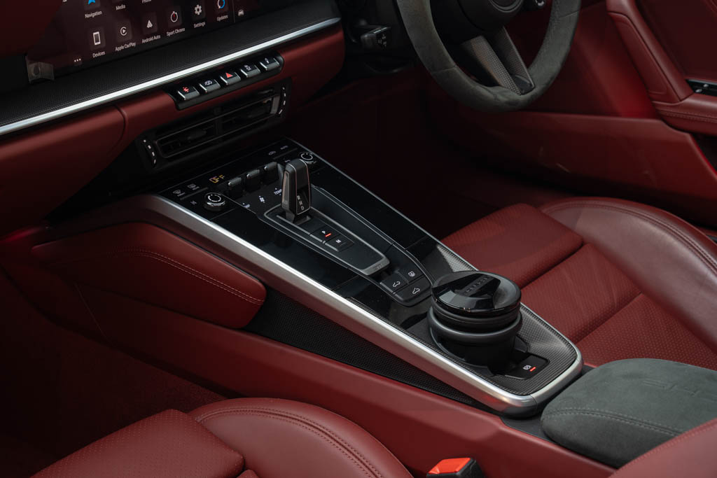 Porsche 992 911 Carrera
